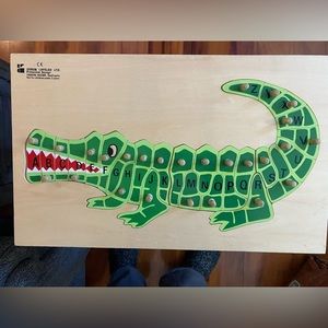 Alligator alphabet puzzle